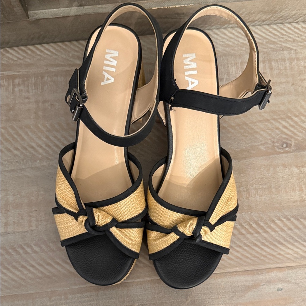 MIA Black and Tan Knotted Sandals